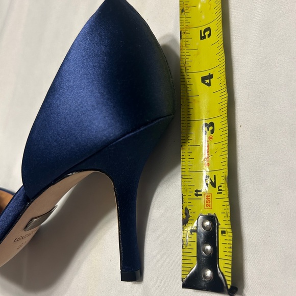 Bagdley Mischka Navy Blue Satin Lacie Pump Size 6M - Picture 7 of 8